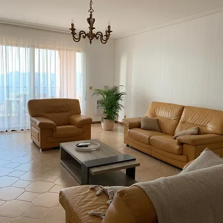 Spacieux Avec Vue Διαμέρισμα *